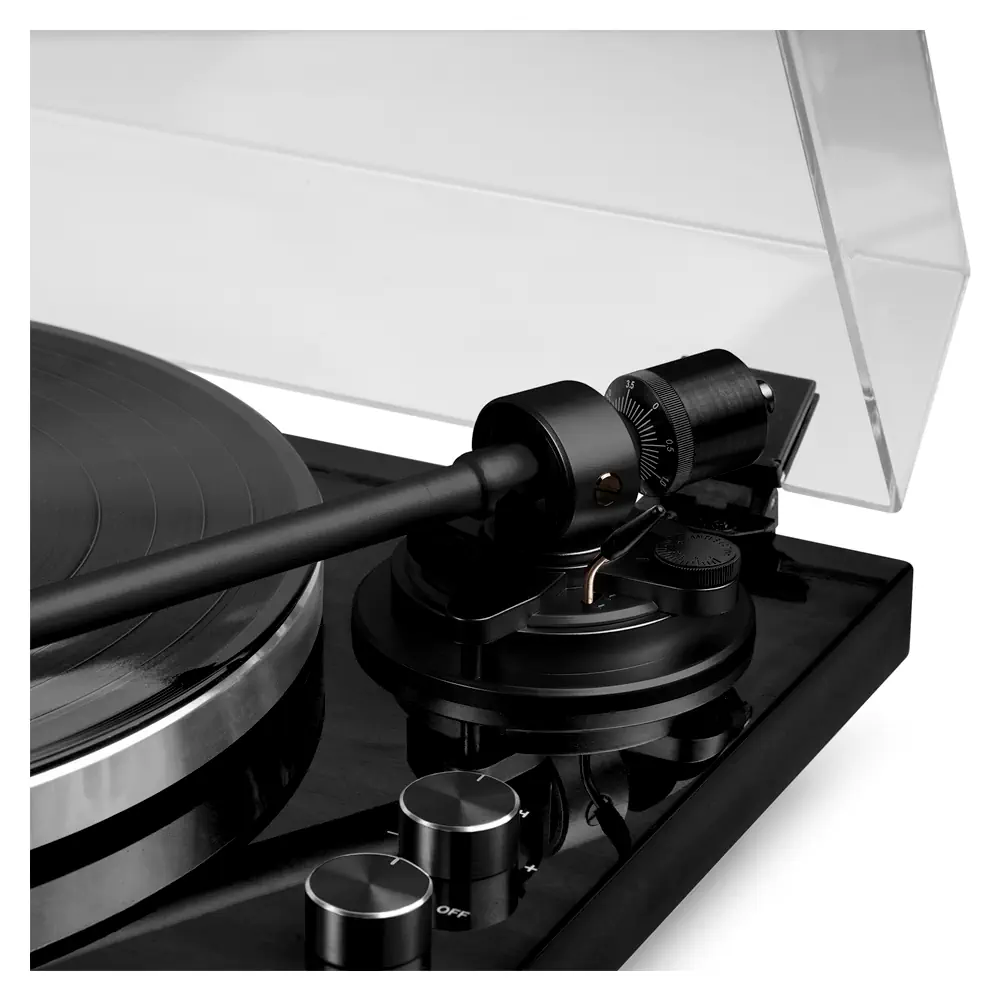 Detalle del contrapeso del tocadiscos modelo Toledo de la marca Audizio.